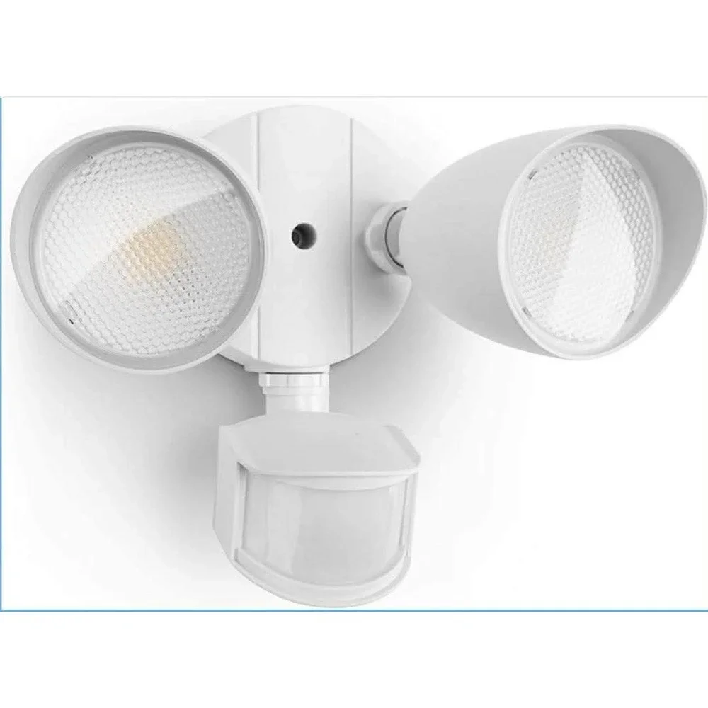LUTEC 32W 3500 Lumens Security Lights‎ Motion Sensor Light 5000K L3 - NEW
